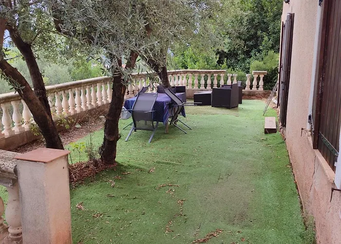 T2 En Rez De Chaussee De Villa A Cuers